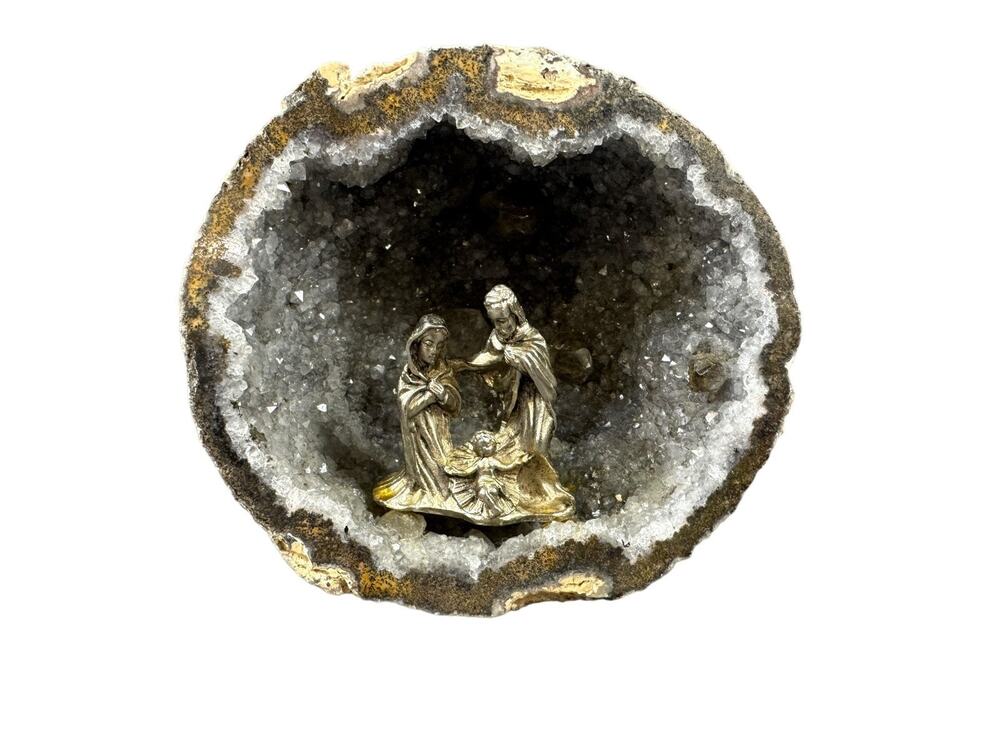 Vintage Quartz Geode 5" Nativity Scene - See Details - Needs Repair